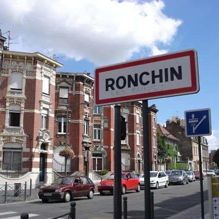 Hotel Grande Chambre + Chambre D'Appoint Ronchin Exterior foto