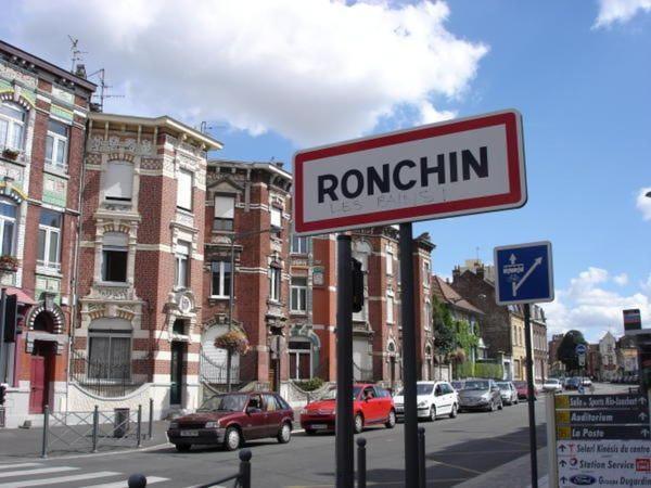 Hotel Grande Chambre + Chambre D'Appoint Ronchin Exterior foto